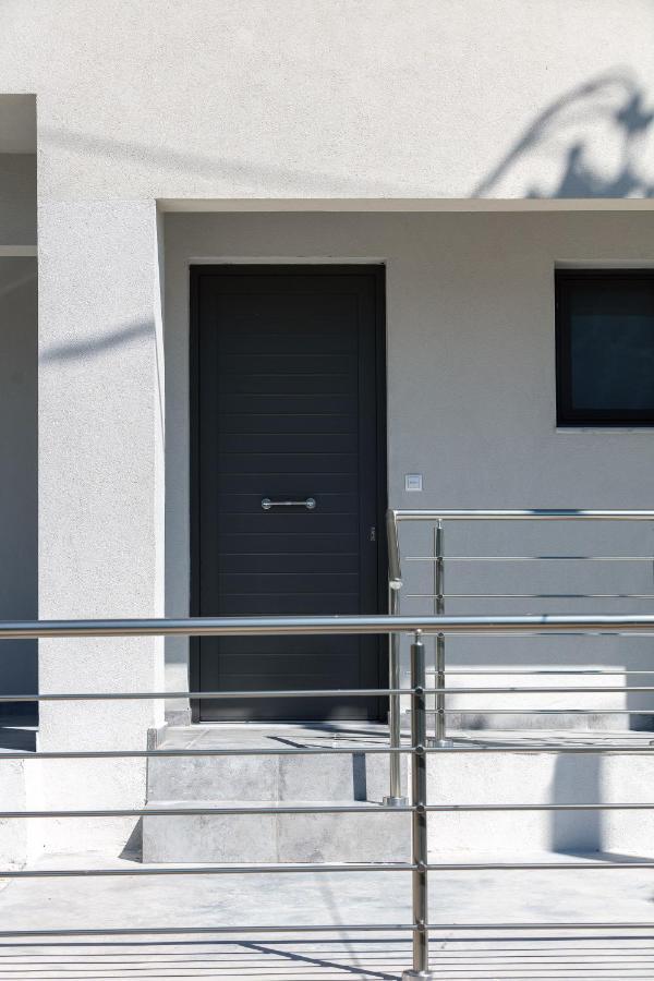 Greek Sky - New Modern Apartment With Shared Pool Tavronitis Zewnętrze zdjęcie