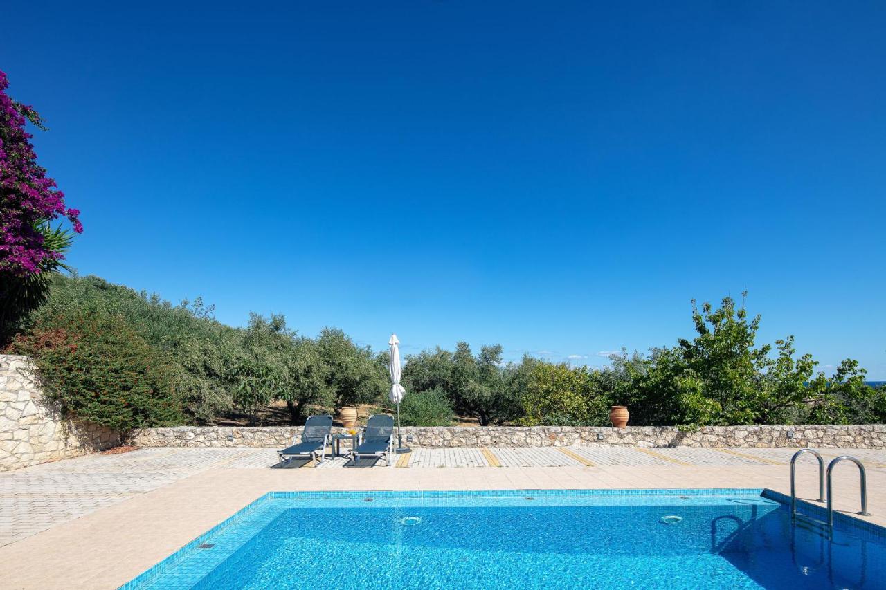 Greek Sky - New Modern Apartment With Shared Pool Tavronitis Zewnętrze zdjęcie